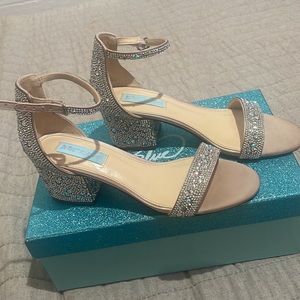 Betsy Johnson Hale Champagne Diamond Heel with Blue Soles Size 7